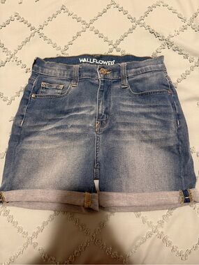 Wallflower Mid-Rise Rolled Cuff Jean Shorts - Blue